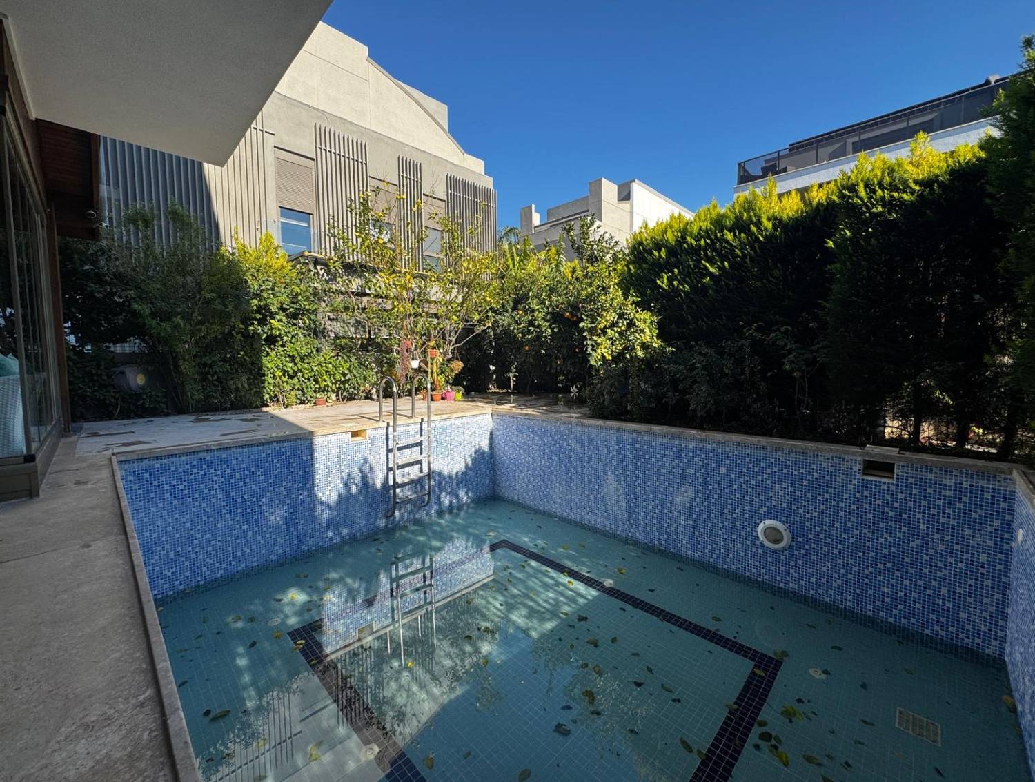 Molla Yusuf’ta Satılık Lüks Villa | 6+2 Özel Havuzlu - Resim 3