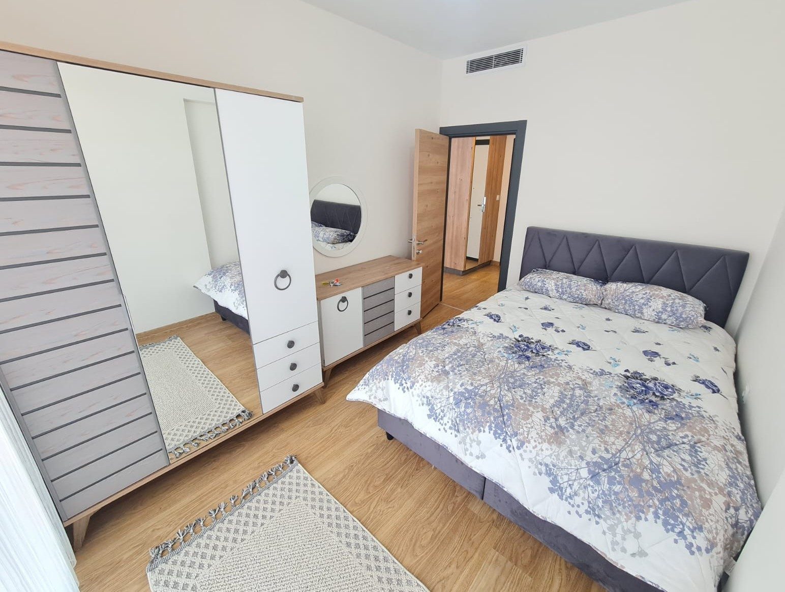EKPA 1207 Sitesi’nde Havuzlu, Güvenlikli ve Eşyalı Kiralık Daire - Resim 9