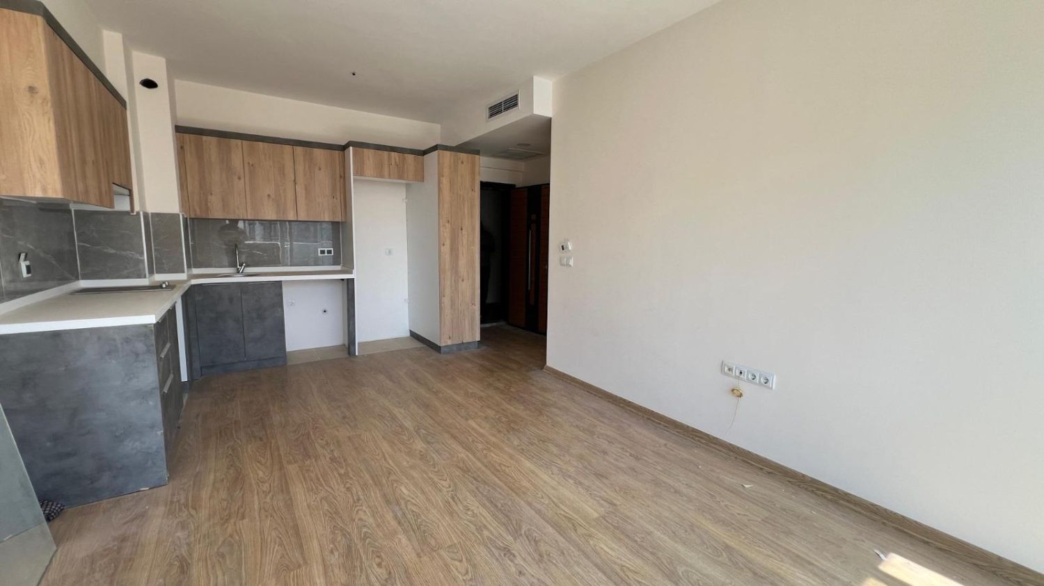 High-Floor 1+1 Apartment with Street View – EKPA 1207 - Resim 10