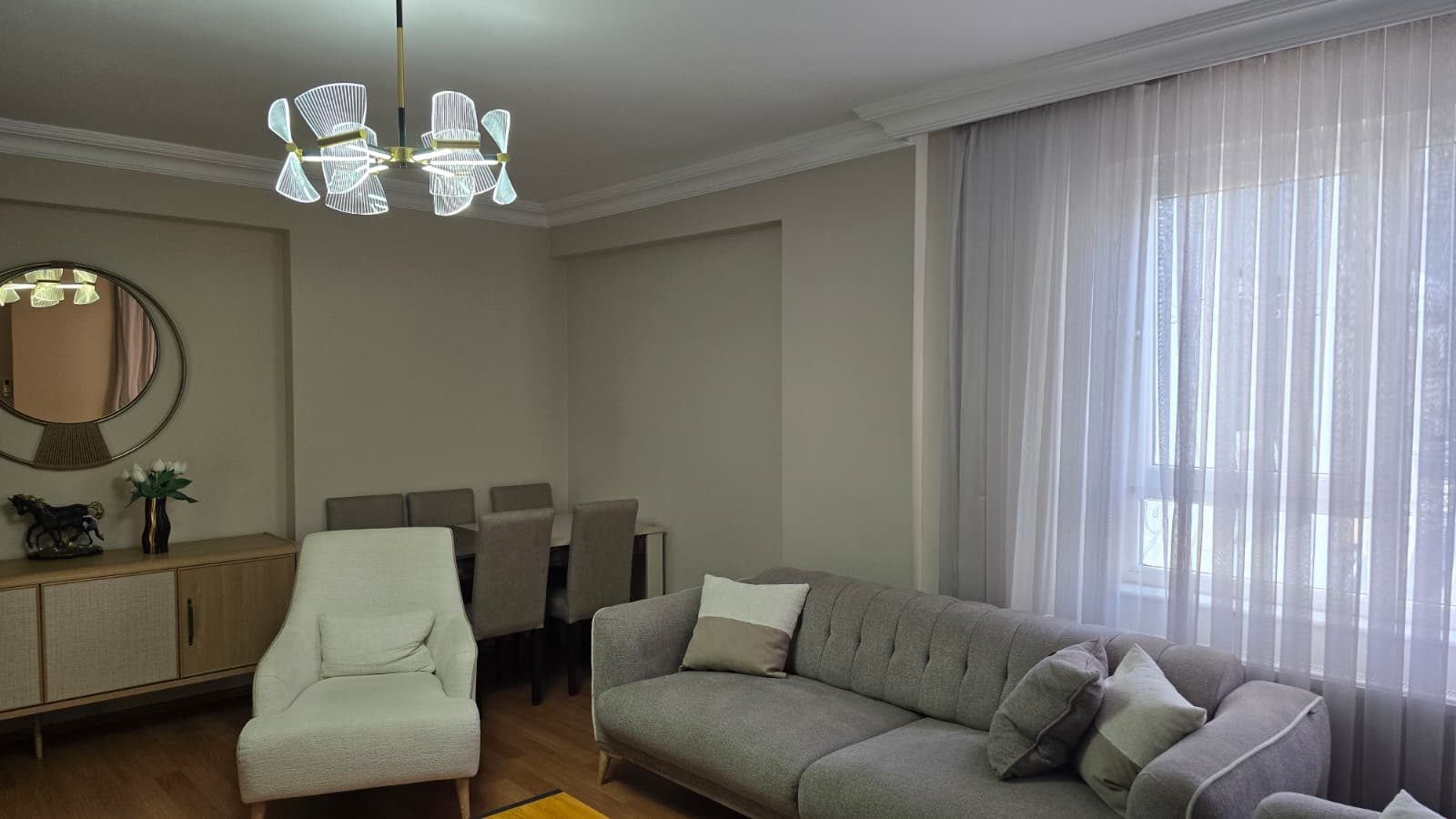 Kızıltoprak’ta 3 Cepheli, Full Eşyalı Satılık 3+1 Daire - Resim 2