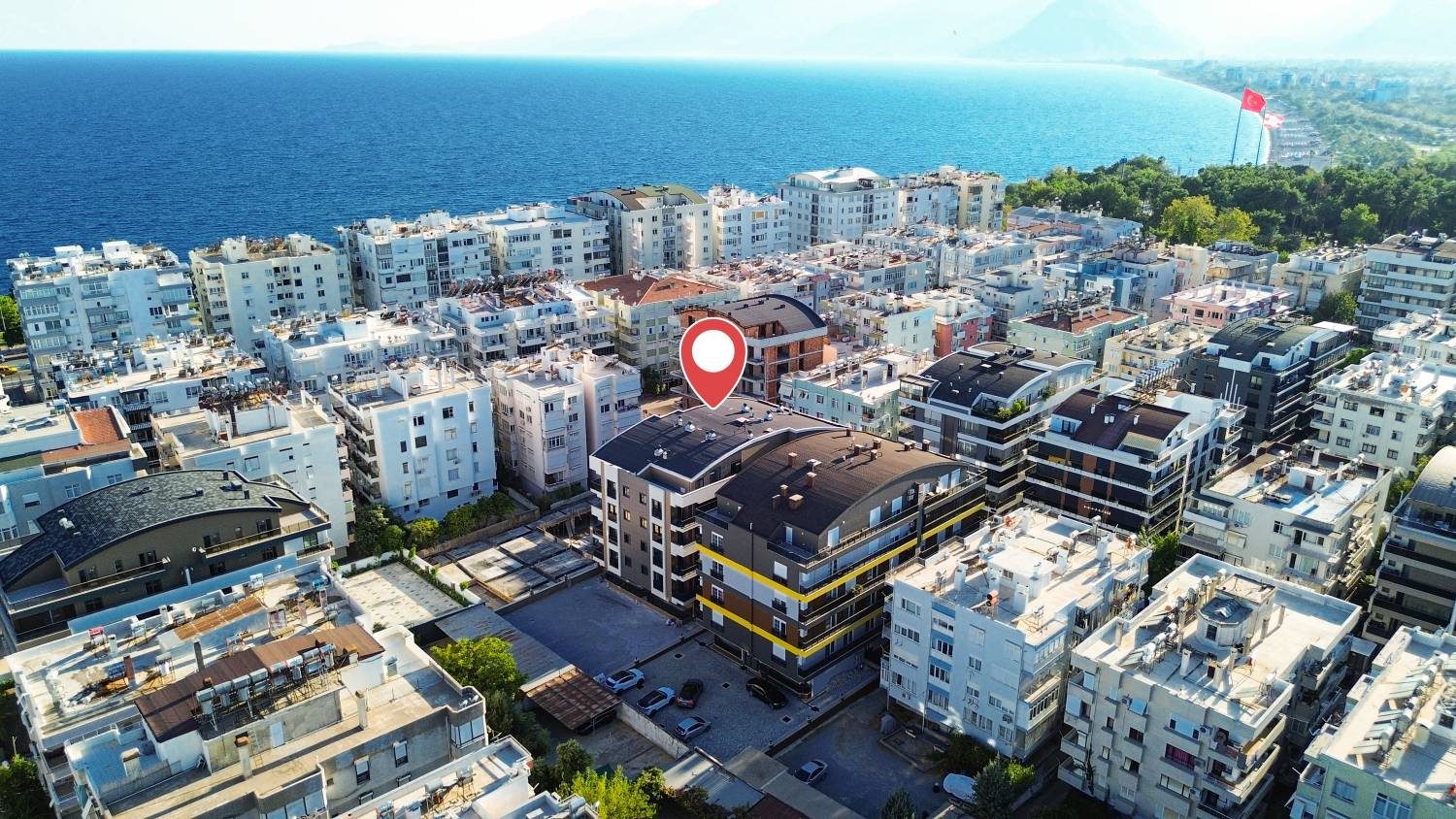 Antalya Muratpaşa Bahçelievler'de Denize 100 Metre Kiralık Lüks 2+1 Daire