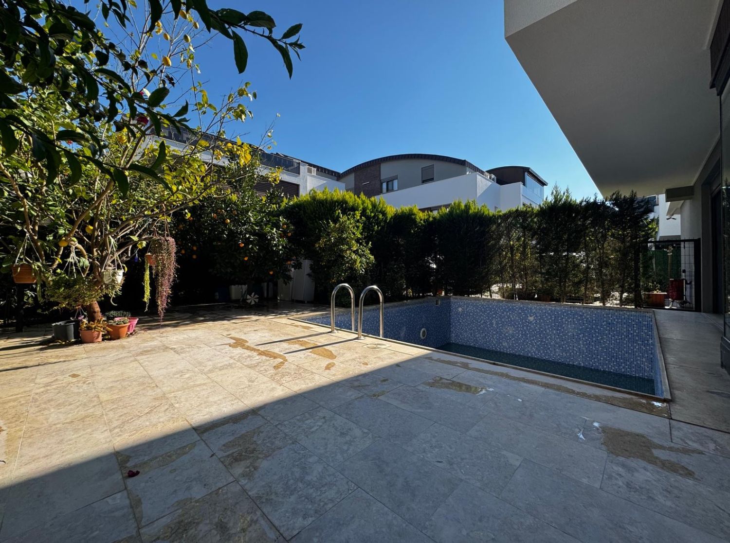 Molla Yusuf’ta Satılık Lüks Villa | 6+2 Özel Havuzlu - Resim 4