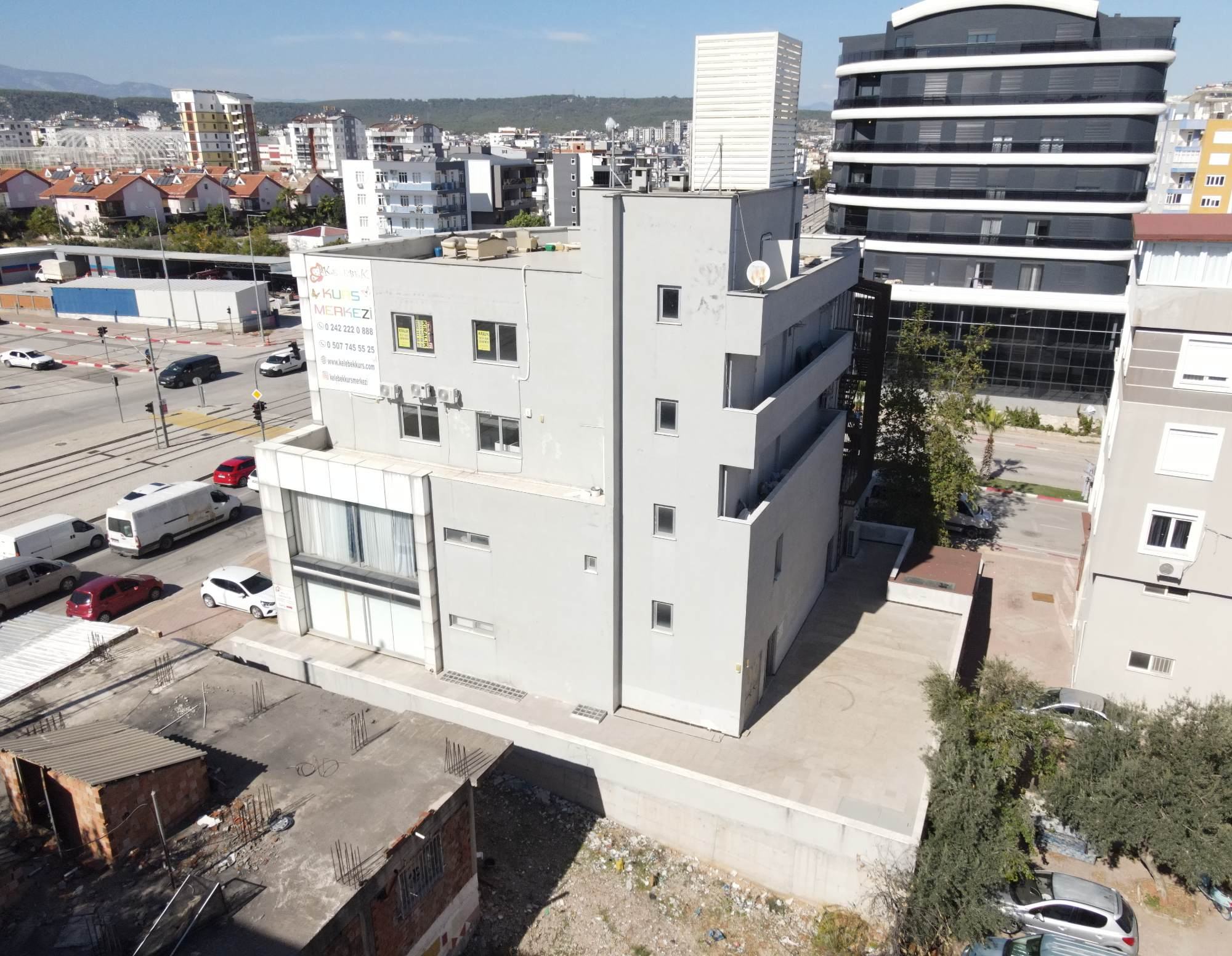 Antalya Ayanoğlu Mahallesi’nde Satılık 3 Katlı Plaza - Resim 9