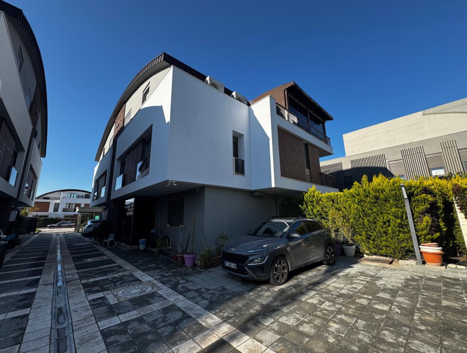 Molla Yusuf’ta Satılık Lüks Villa | 6+2 Özel Havuzlu