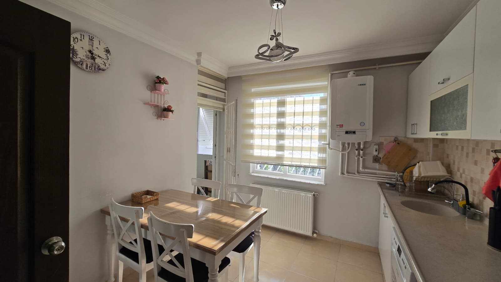 Kızıltoprak’ta 3 Cepheli, Full Eşyalı Satılık 3+1 Daire - Resim 6