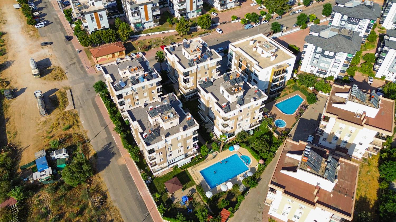 Furnished 2+1 Apartment in Molla Yusuf, RiverSide 2 Residence – Pool View - Resim 3