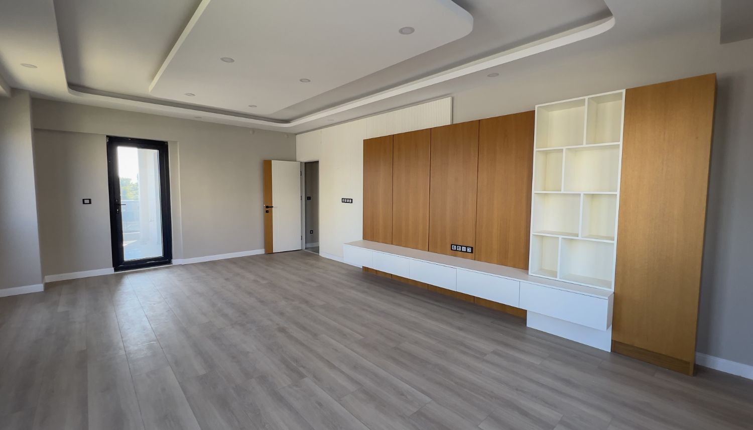 Zamur Towers’ta Kiralık 2+1 Daire | Havuz Manzaralı, Site İçinde - Resim 5