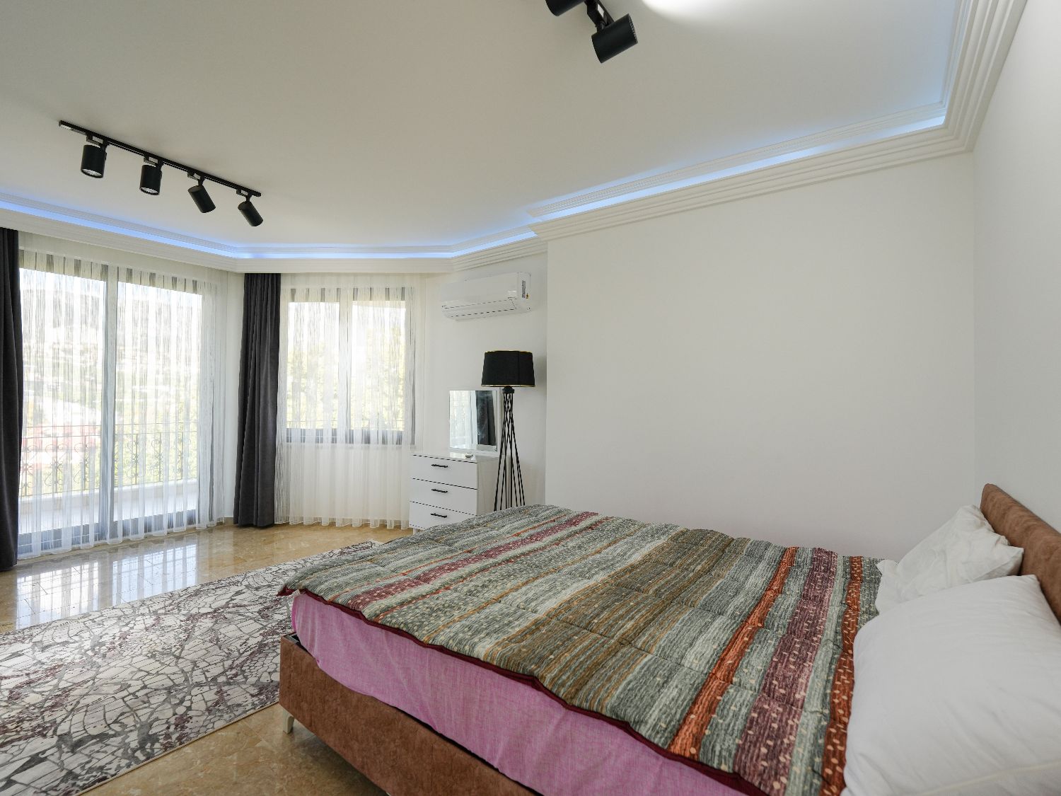 Renovated 4+1 Detached Villa in Kargıcak – Sea & Mountain View - Resim 11