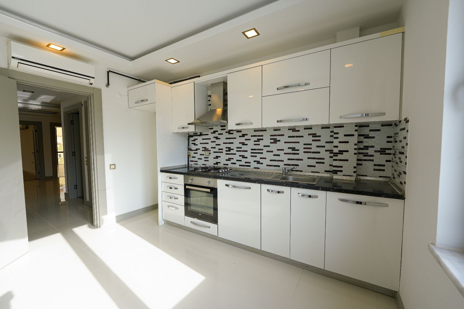 200 m² Office for Sale on Main Street – Liman | Renovated & Ready - Resim 19