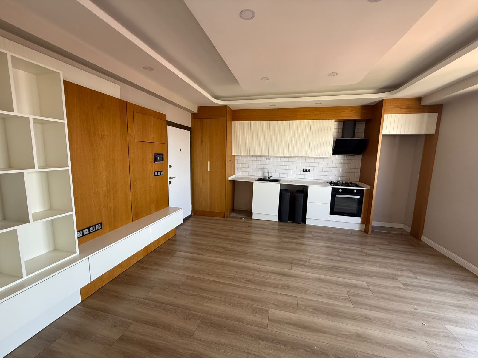 Kepez Gazi Mahallesi Zamur Towers’da Satılık 1+1 Daire | Eşsiz Manzara - Resim 8