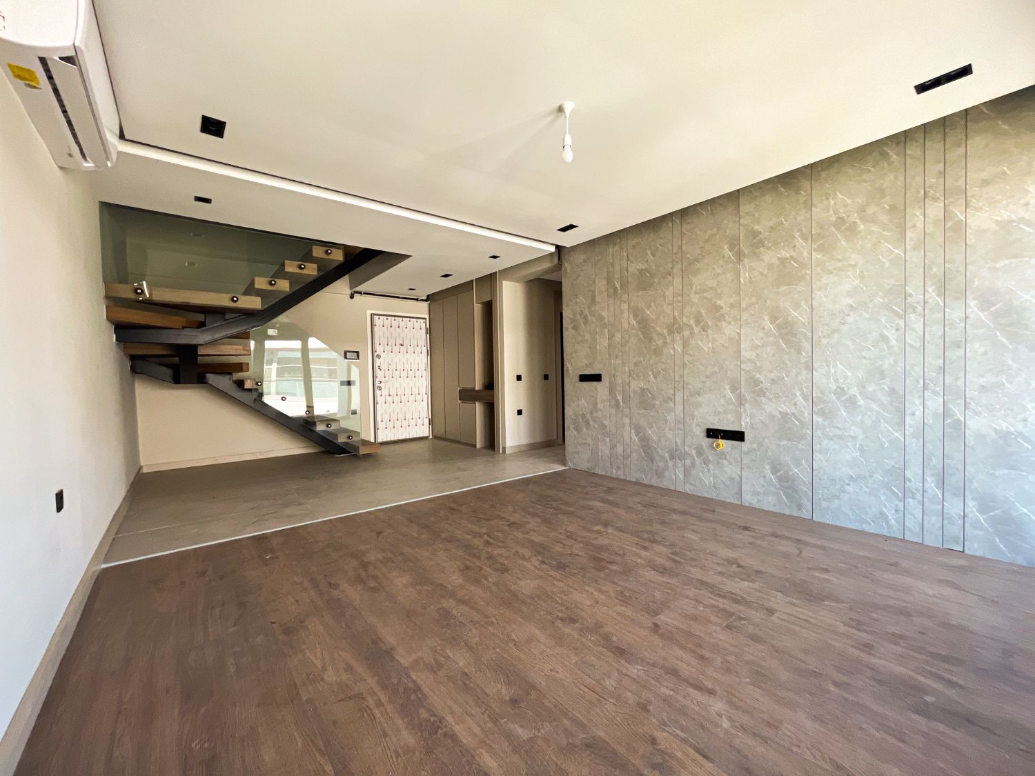 Luxury 3+1 Duplex in Güzeloba – Pool, Terrace, Brand New - Resim 7