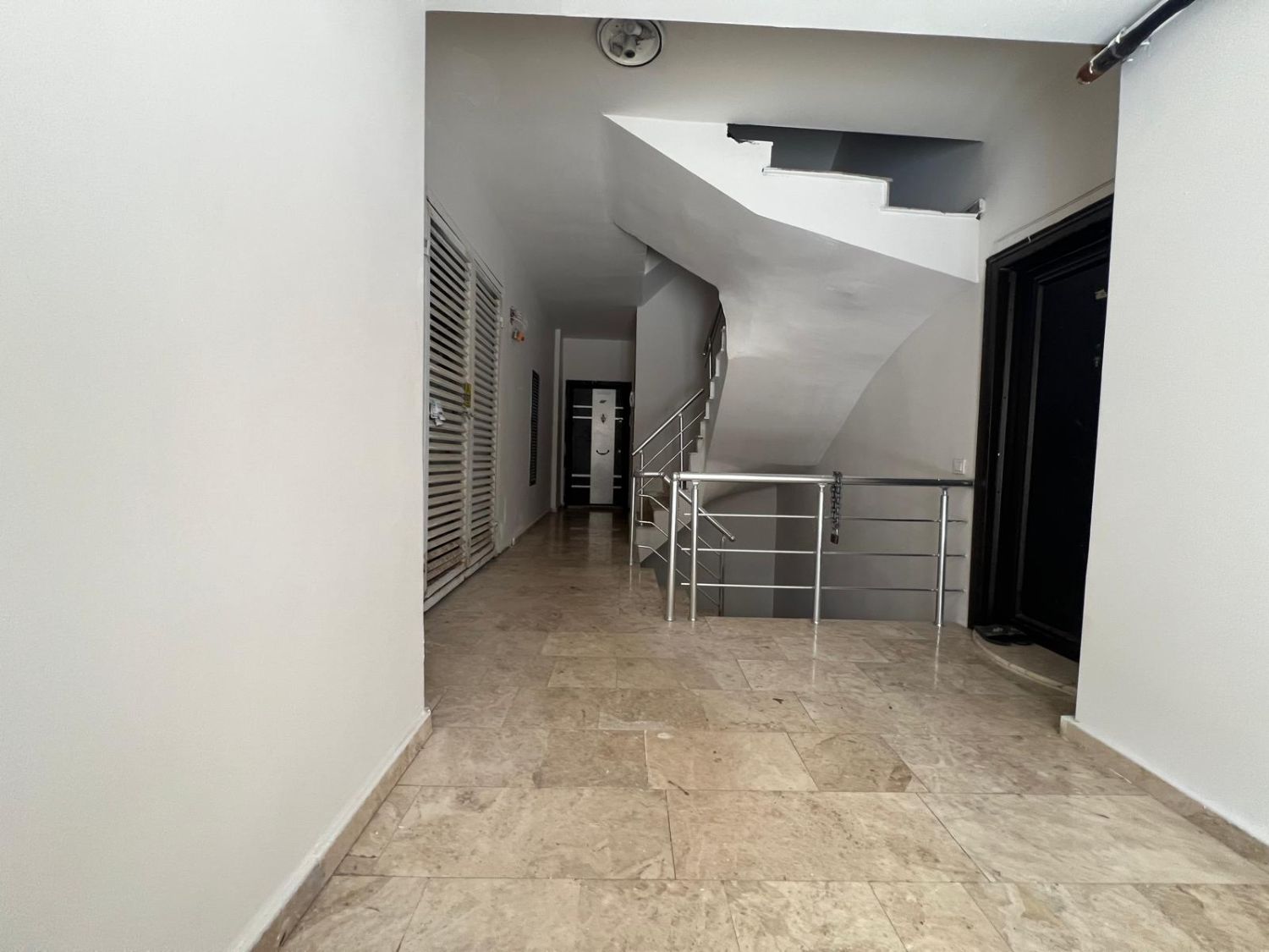 Kızılarık’ta Site İçinde Satılık 2+1 Ferah Daire – Çift Balkonlu - Resim 20