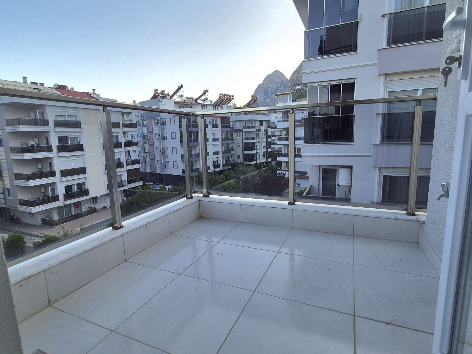 Hurma Mahallesi’nde Full Eşyalı 2+1 Daire – Havuz ve Dağ Manzaralı - Resim 20