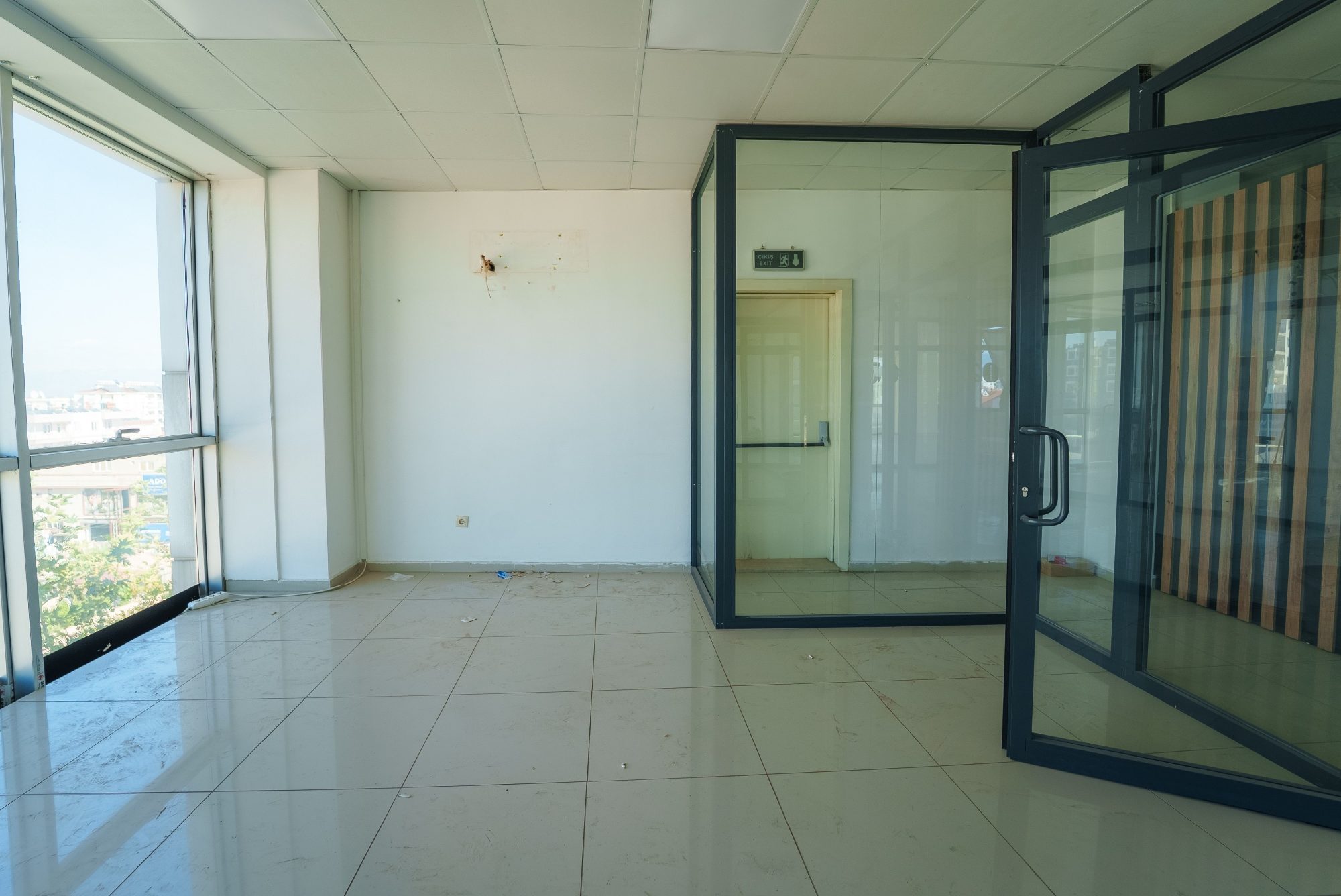Antalya Ayanoğlu Mahallesi’nde Satılık 3 Katlı Plaza - Resim 23