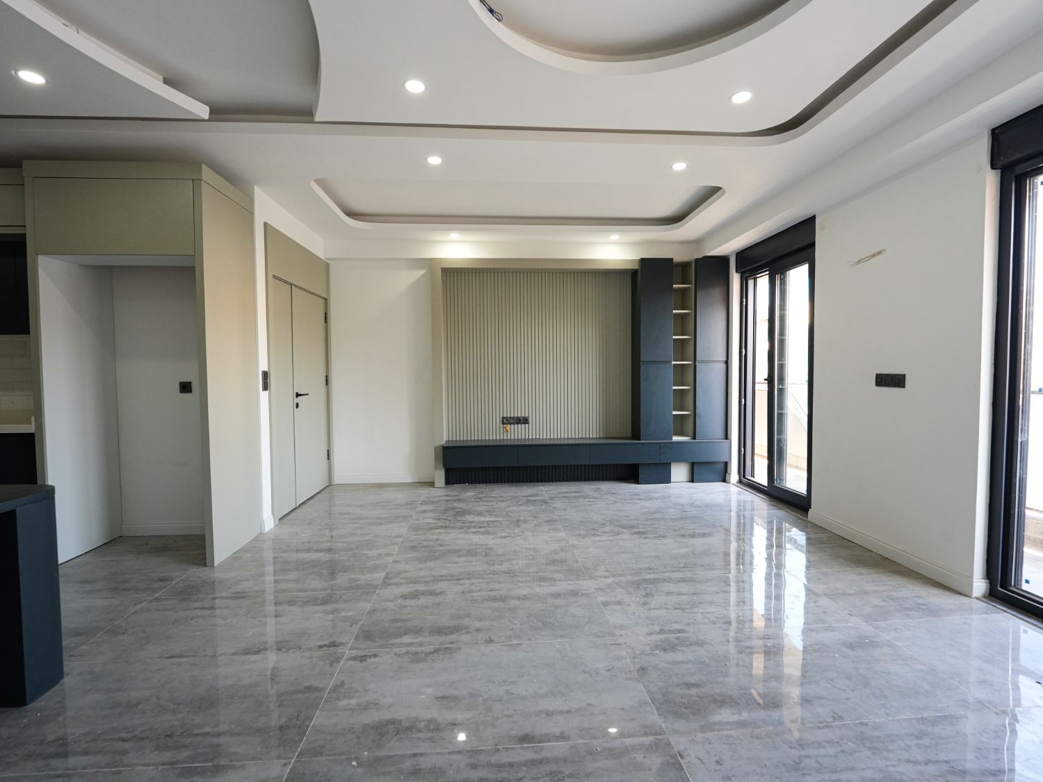 Luxury 4+1 Duplex Apartment 100 m from the Sea in Bahçelievler - Resim 8