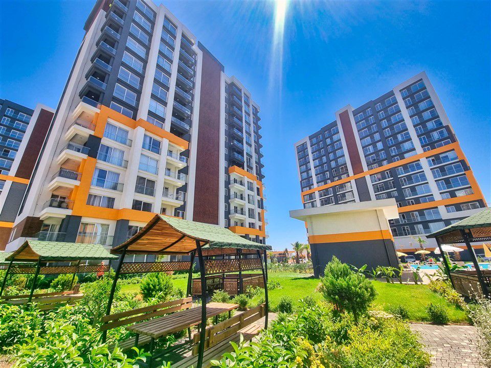 Luxury 1+1 Apartment in Secure Complex – Pools, Sauna, Gym & Parking