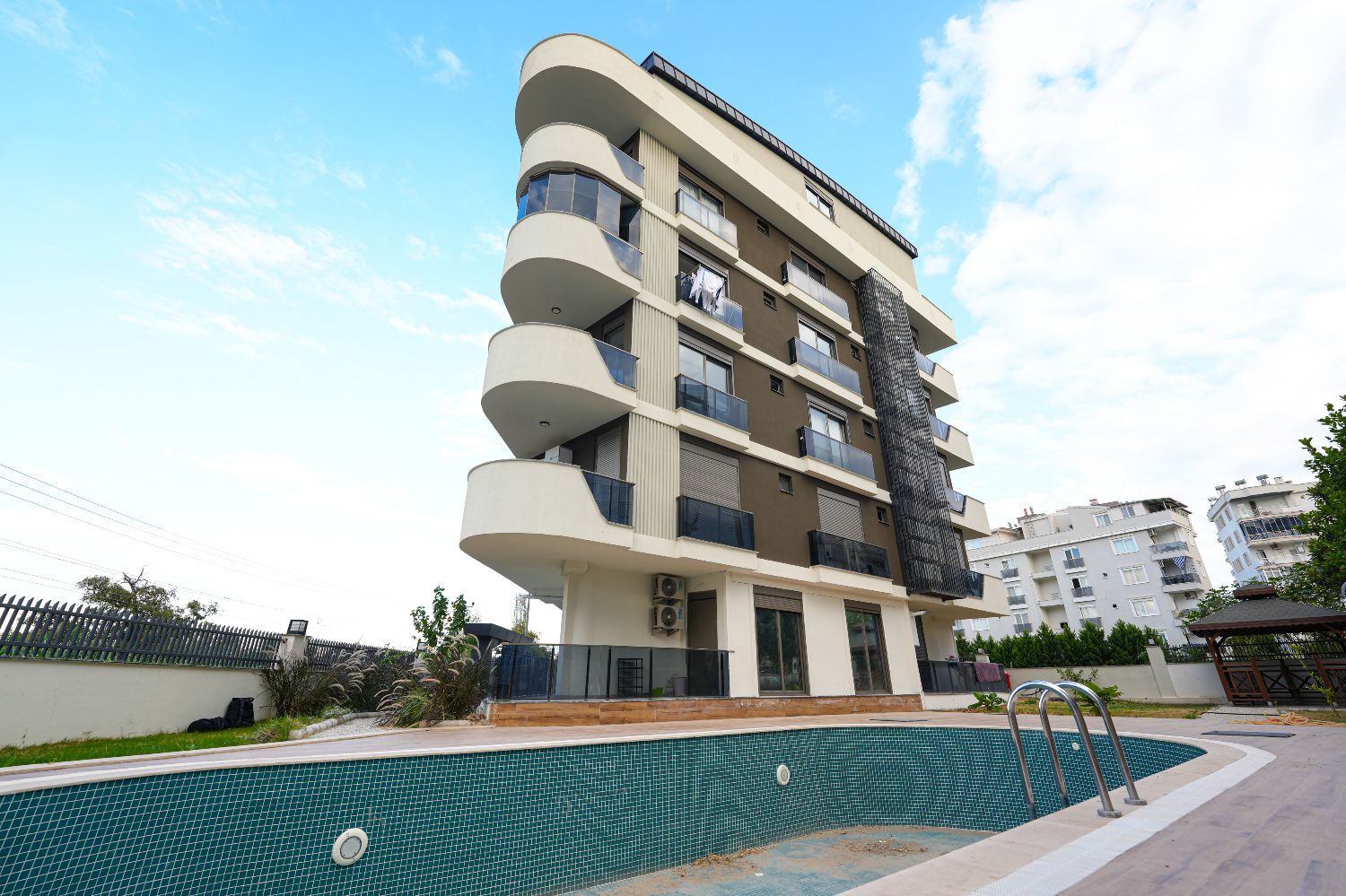 Brand-New 1+1 Apartment in Hurma, Konyaaltı – Pool Complex, Close to the Beach - Resim 5