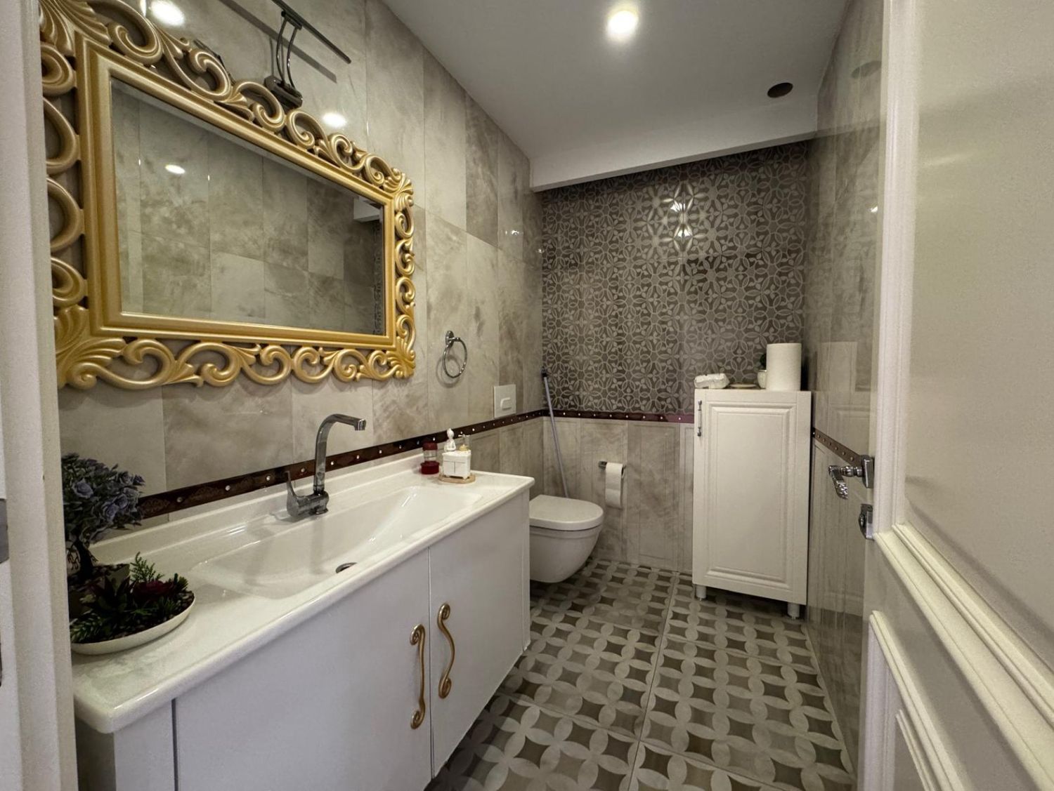 Molla Yusuf’ta Satılık Lüks Villa | 6+2 Özel Havuzlu - Resim 15