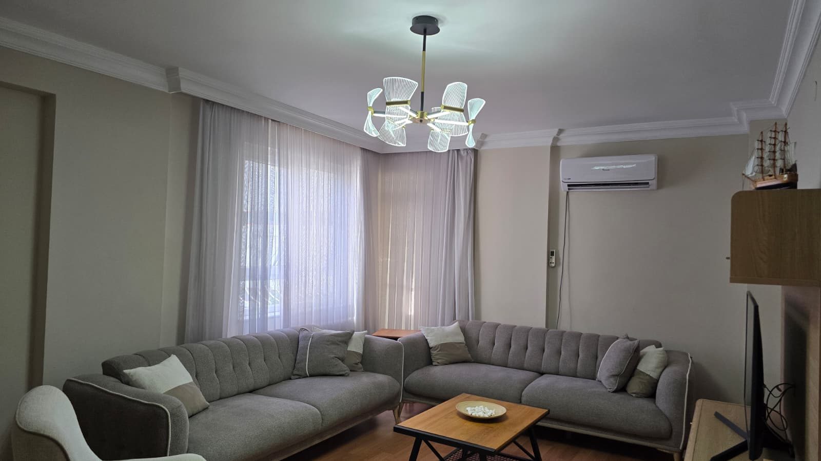 Kızıltoprak’ta 3 Cepheli, Full Eşyalı Satılık 3+1 Daire - Resim 3