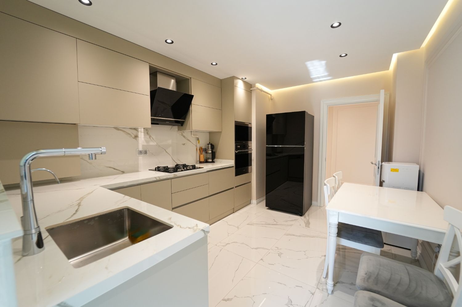 3+1 Apartment for Sale in Lara Güzeloba, Antalya – Sea 150m - Resim 9