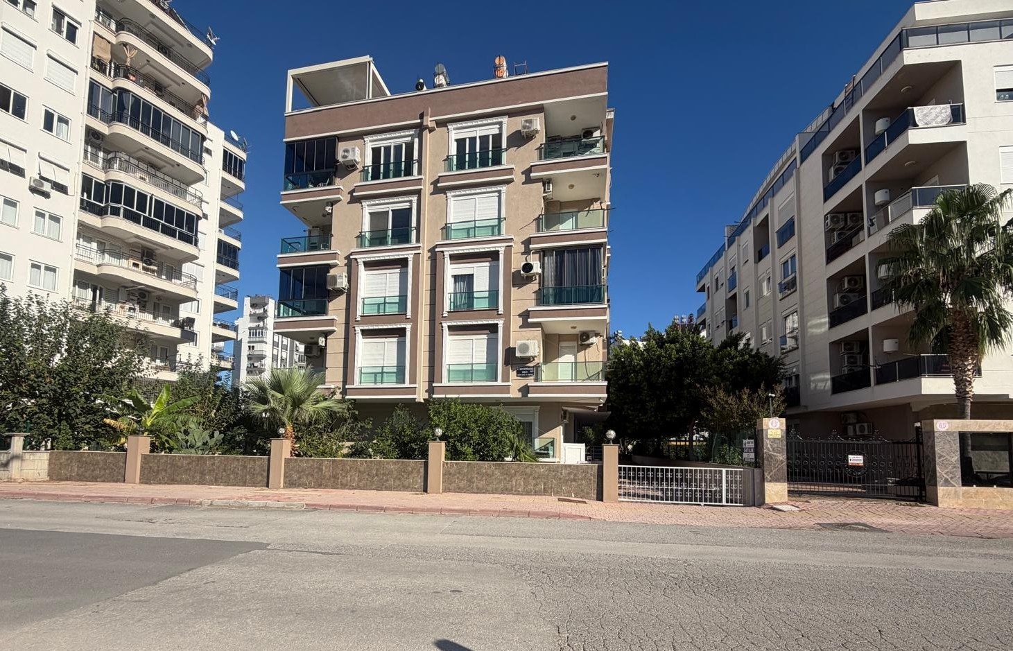 Konyaaltı Hurma Mahallesi’nde Full Eşyalı 2+1 Kiralık Daire - Resim 2