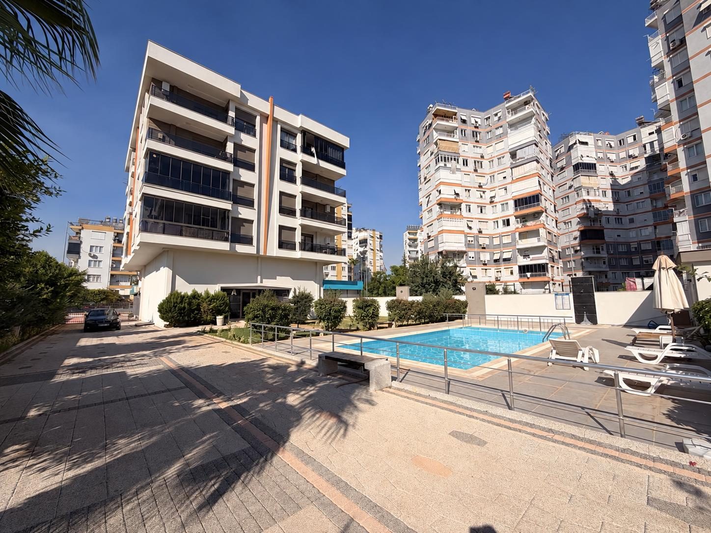 Aydoğmuş Mahallesi'nde Site İçinde Taşınmaya Hazır Full Eşyalı 3+1 Daire - Resim 2