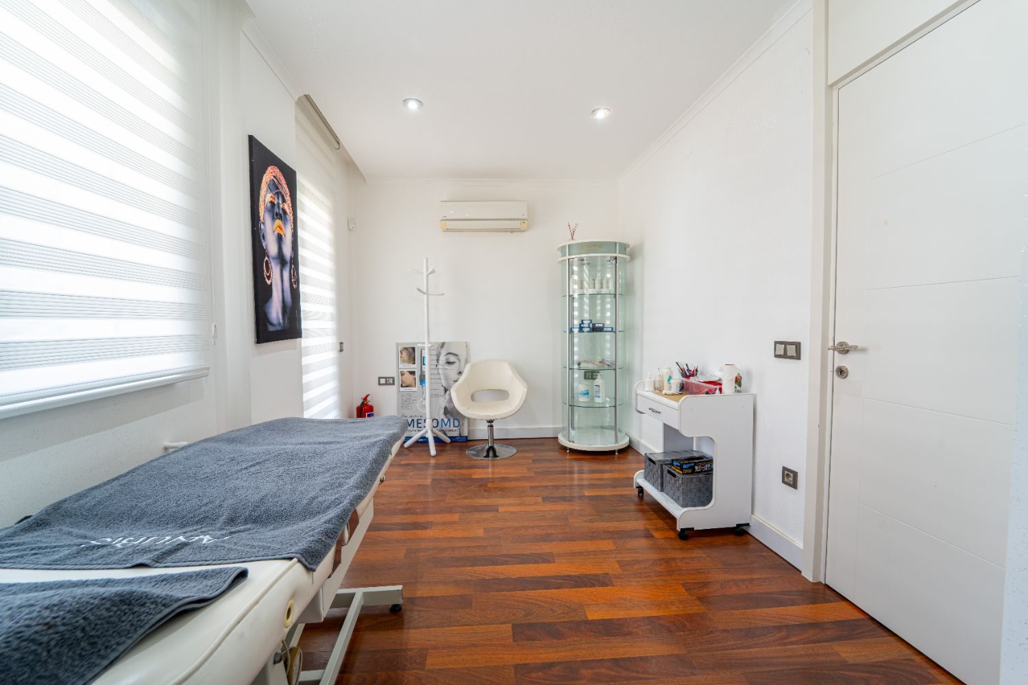Konyaaltı Altınkum’da Devren Kiralık Hazır Güzellik Merkezi - Resim 23