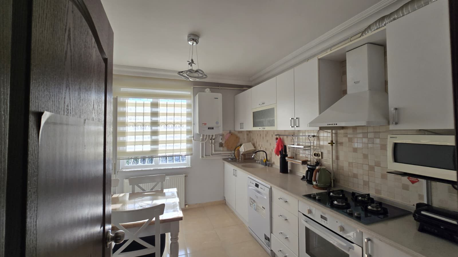 Kızıltoprak’ta 3 Cepheli, Full Eşyalı Satılık 3+1 Daire - Resim 5