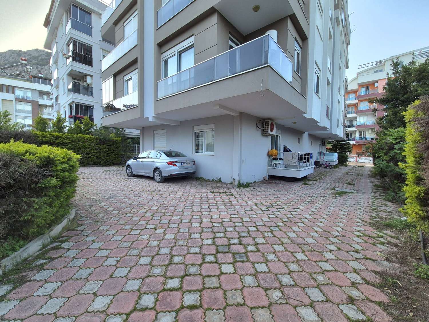 Hurma Mahallesi’nde Full Eşyalı 2+1 Daire – Havuz ve Dağ Manzaralı - Resim 4