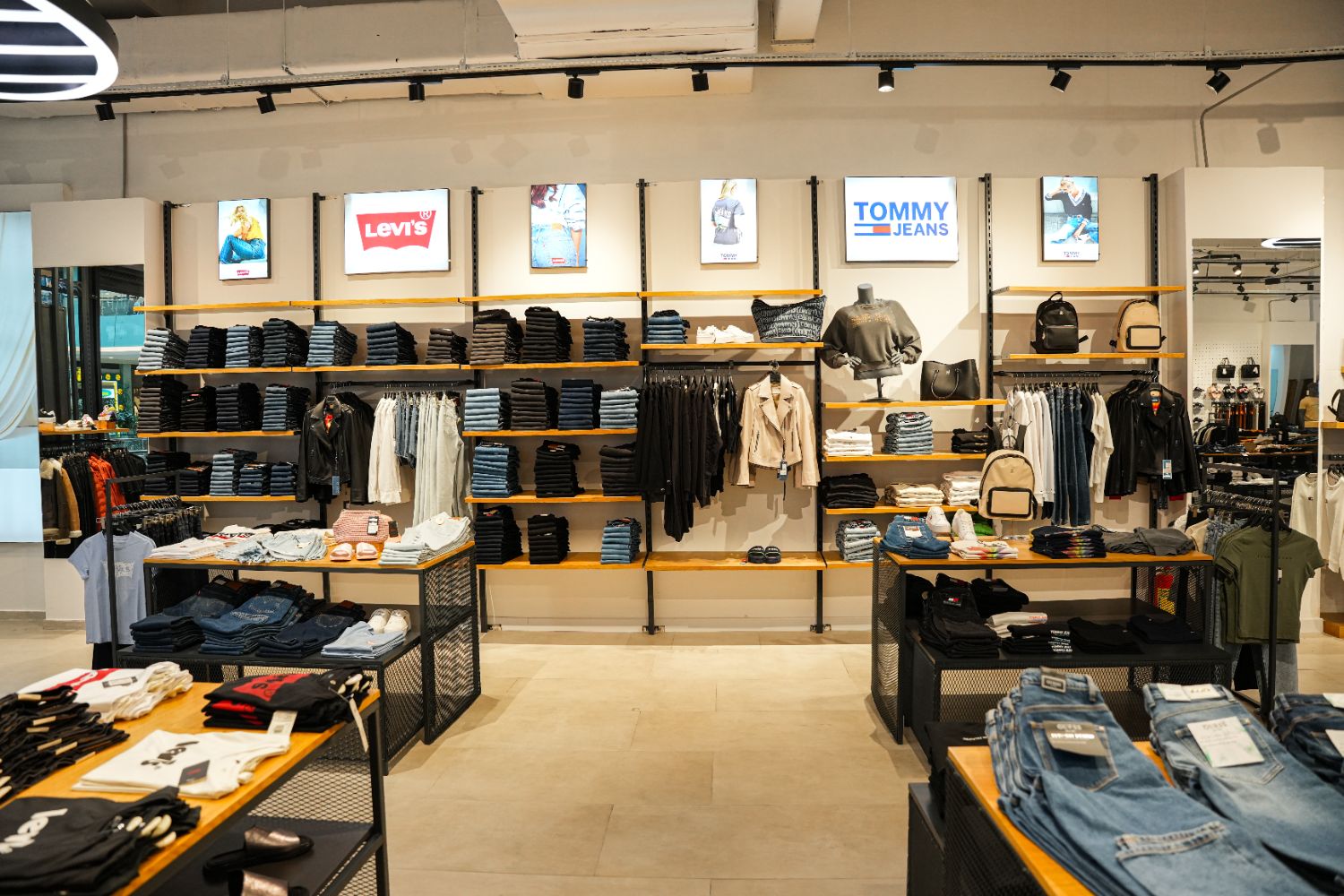 Turnkey Fashion Store in Antalya Agora Mall – Fully Renovated, 5 Top Brands - Resim 4