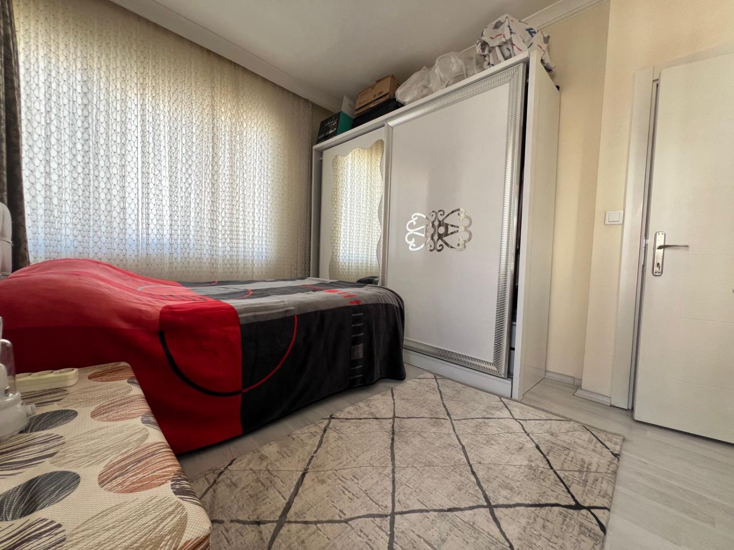 Kızılarık’ta Site İçinde Satılık 2+1 Ferah Daire – Çift Balkonlu - Resim 12