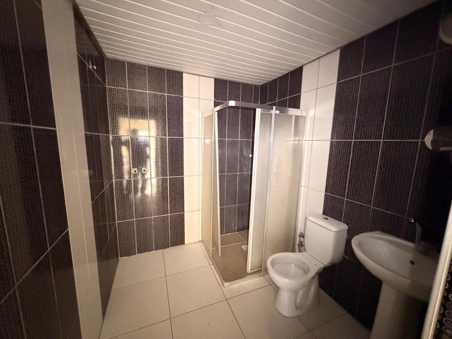 Kızılarık’ta Site İçinde Satılık 2+1 Ferah Daire – Çift Balkonlu - Resim 10