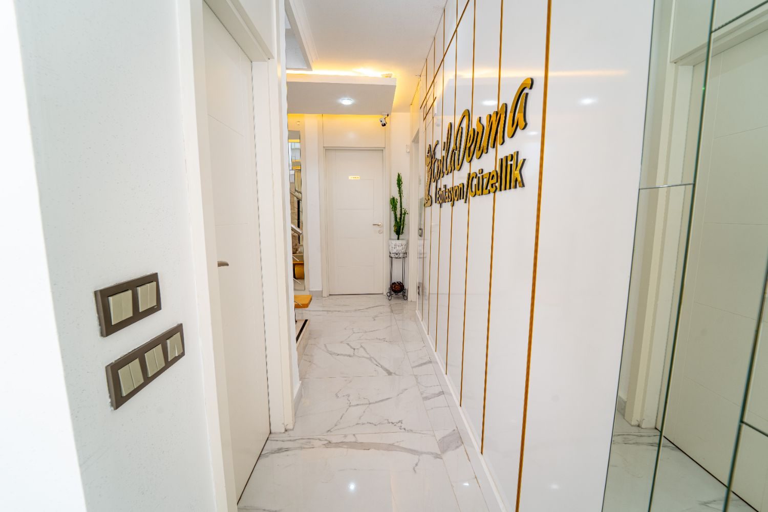 Konyaaltı Altınkum’da Devren Kiralık Hazır Güzellik Merkezi - Resim 6