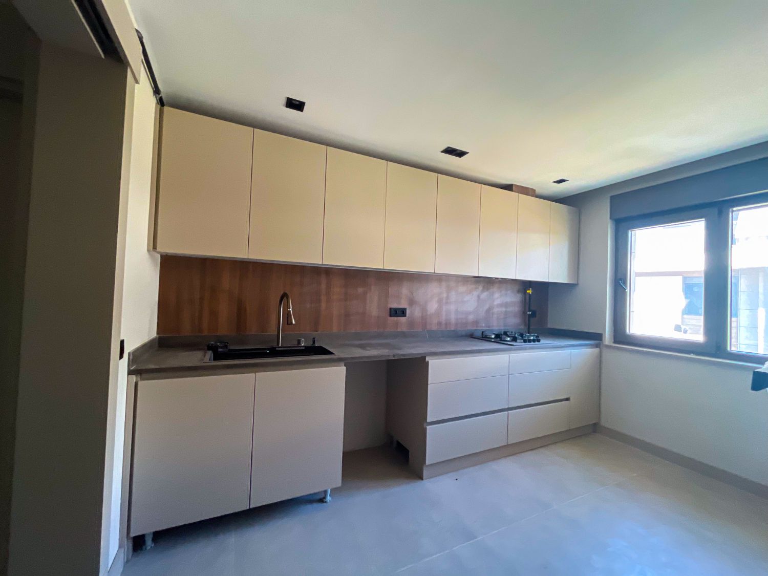 Luxury 3+1 Duplex in Güzeloba – Pool, Terrace, Brand New - Resim 10