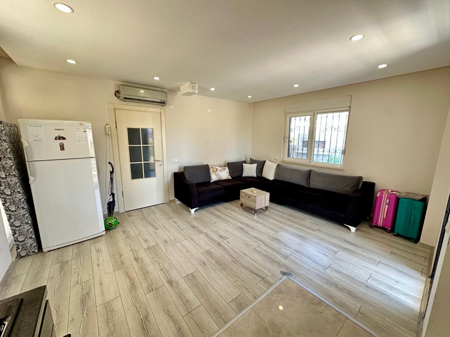 Fully Furnished 1+1 Apartment with Pool & Parking in Aydoğmuş, Antalya - Resim 6