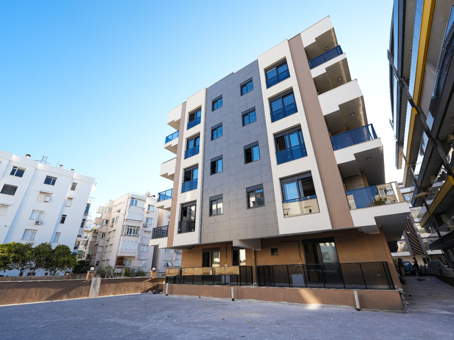 Luxury 4+1 Duplex Apartment 100 m from the Sea in Bahçelievler - Resim 4