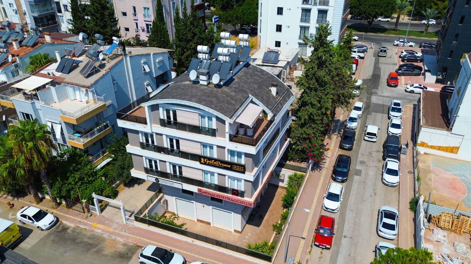 Konyaaltı Altınkum’da Devren Kiralık Hazır Güzellik Merkezi