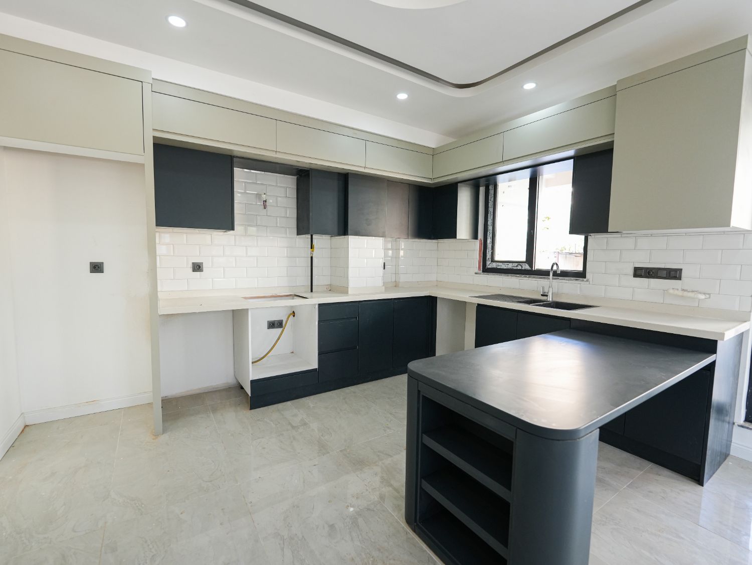  1+1 Apartment for Sale in Bahçelievler Muratpaşa – Near the Beach - Resim 6