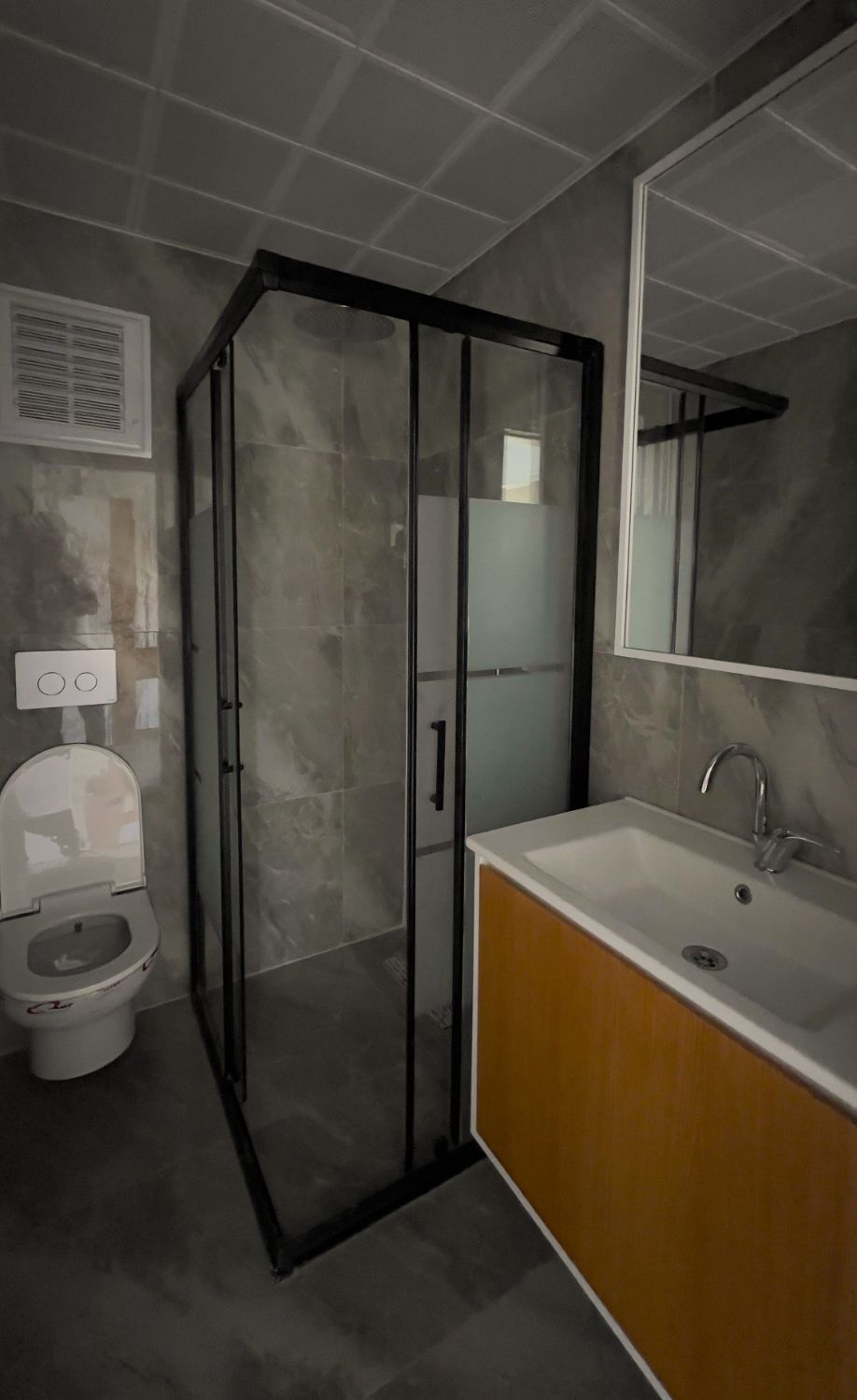 Zamur Towers’ta Kiralık 2+1 Daire | Havuz Manzaralı, Site İçinde - Resim 9