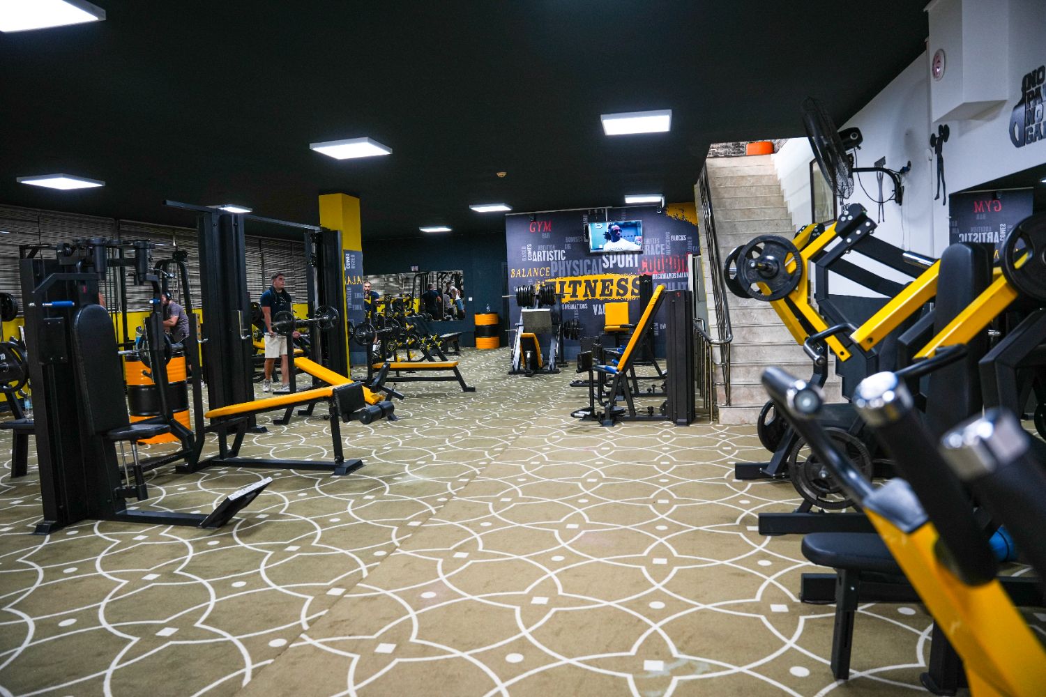 Fully Equipped 3-Storey Gym for Lease in Kepez – 1000 m² - Resim 3