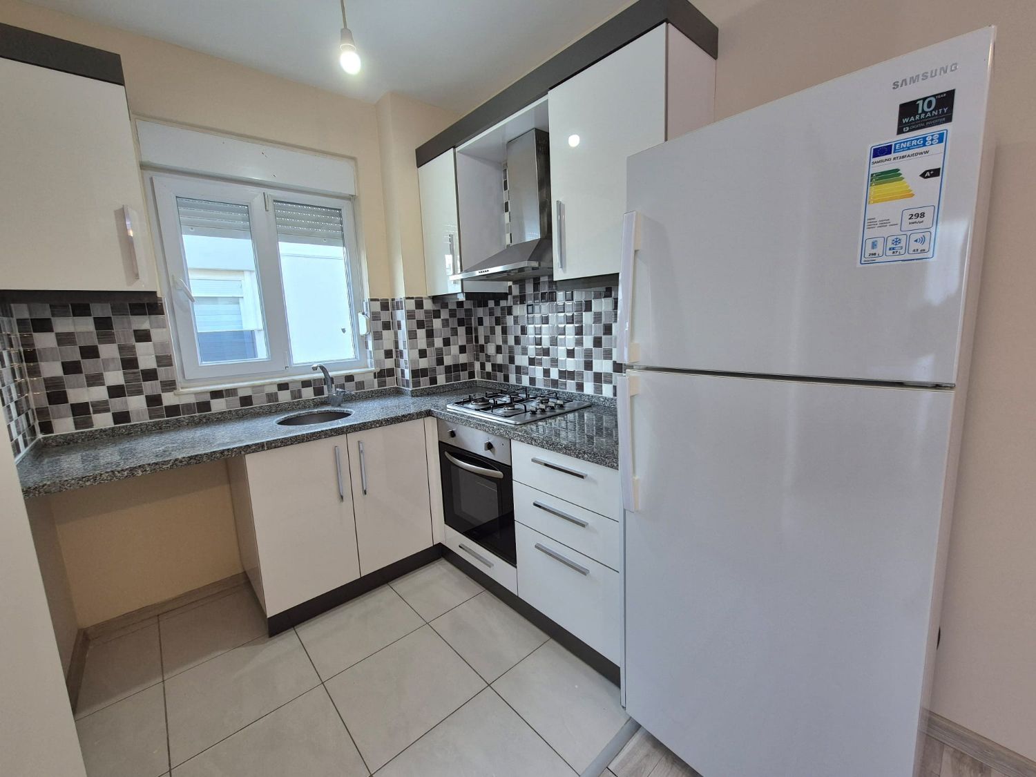 Hurma Mahallesi’nde Full Eşyalı 2+1 Daire – Havuz ve Dağ Manzaralı - Resim 10