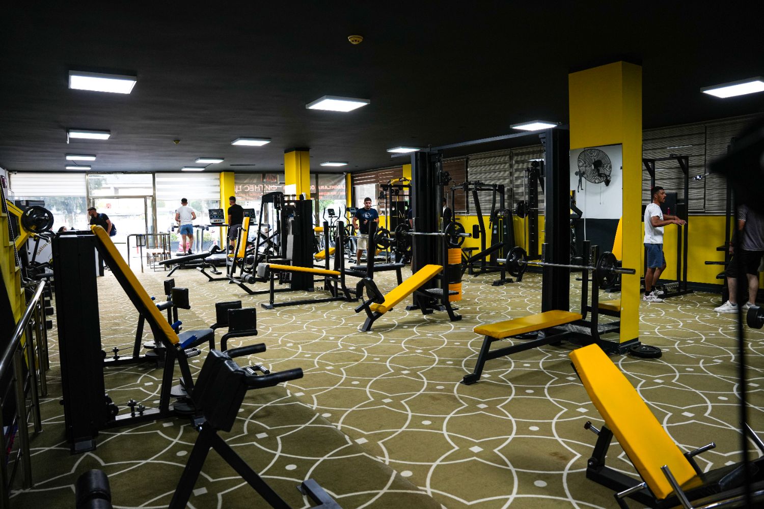 Fully Equipped 3-Storey Gym for Lease in Kepez – 1000 m² - Resim 2