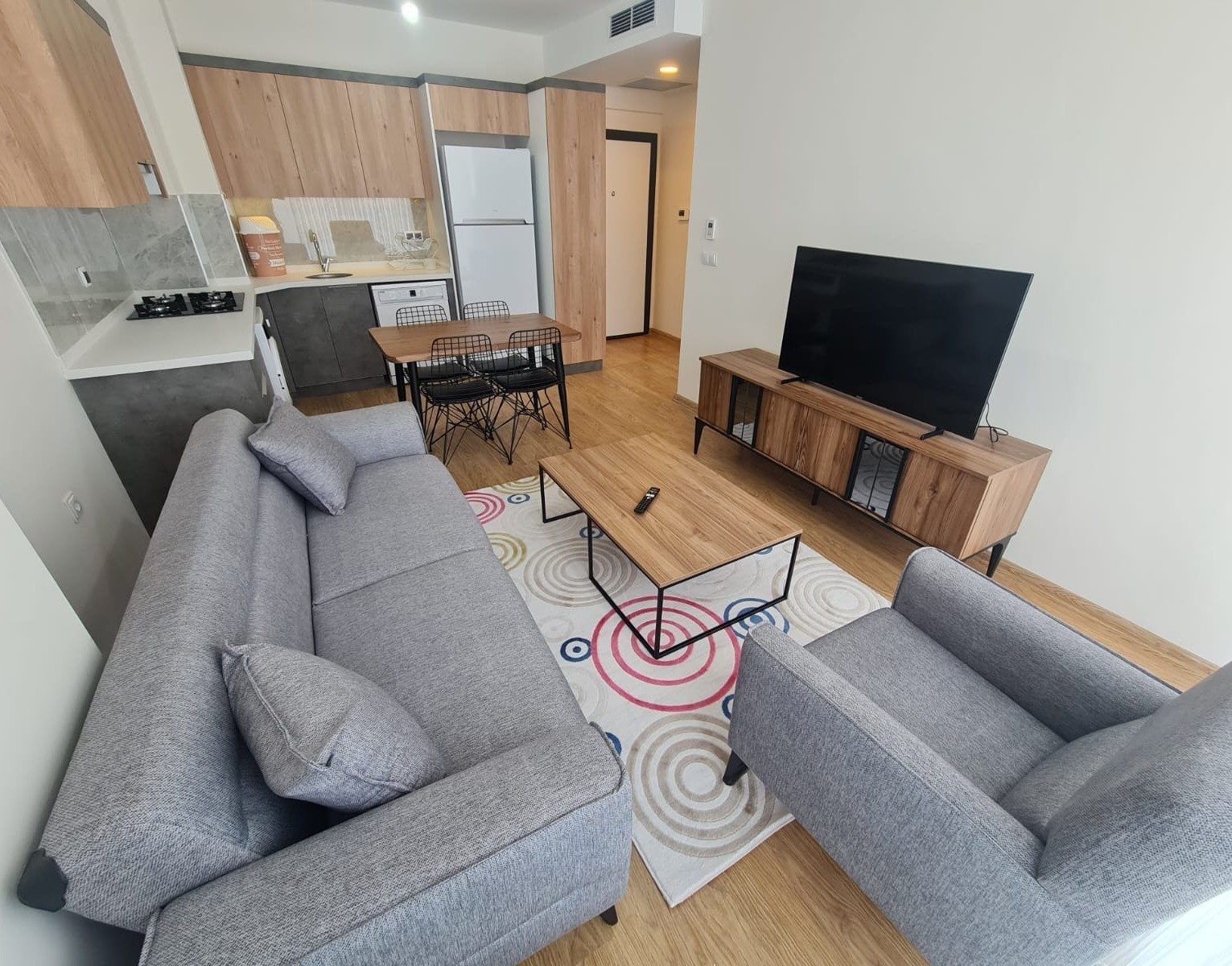 EKPA 1207 Sitesi’nde Havuzlu, Güvenlikli ve Eşyalı Kiralık Daire - Resim 5