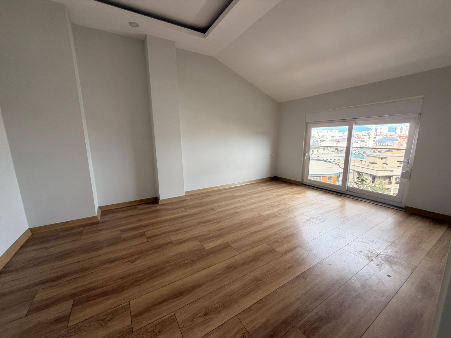 Mevlana Caddesi Üzeri 4+1 Dubleks Satılık – 200 m², Ofis & Daire Uygun - Resim 6