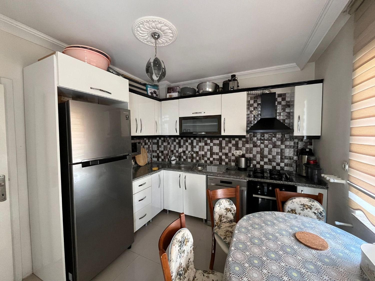 Furnished 3+1 Apartment in Kızılarık Yonca Site 2 – Pool, Parking & Spacious Design - Resim 18