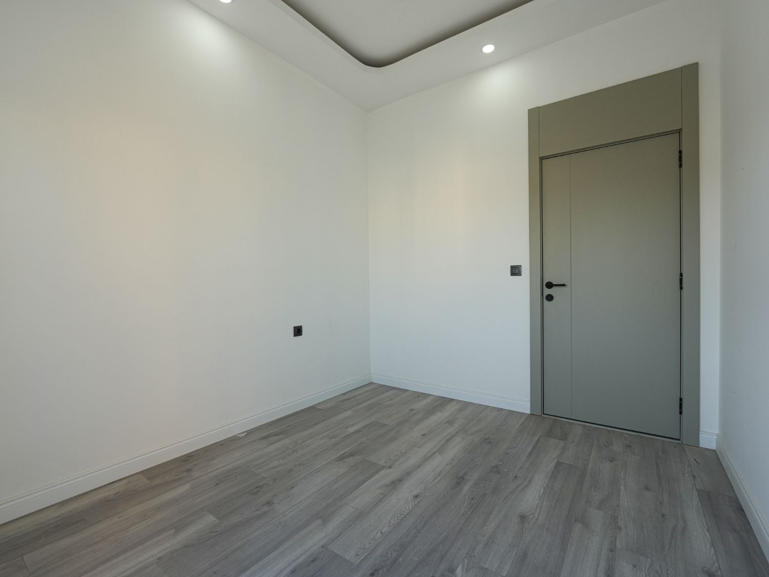 Luxury 4+1 Duplex Apartment 100 m from the Sea in Bahçelievler - Resim 15