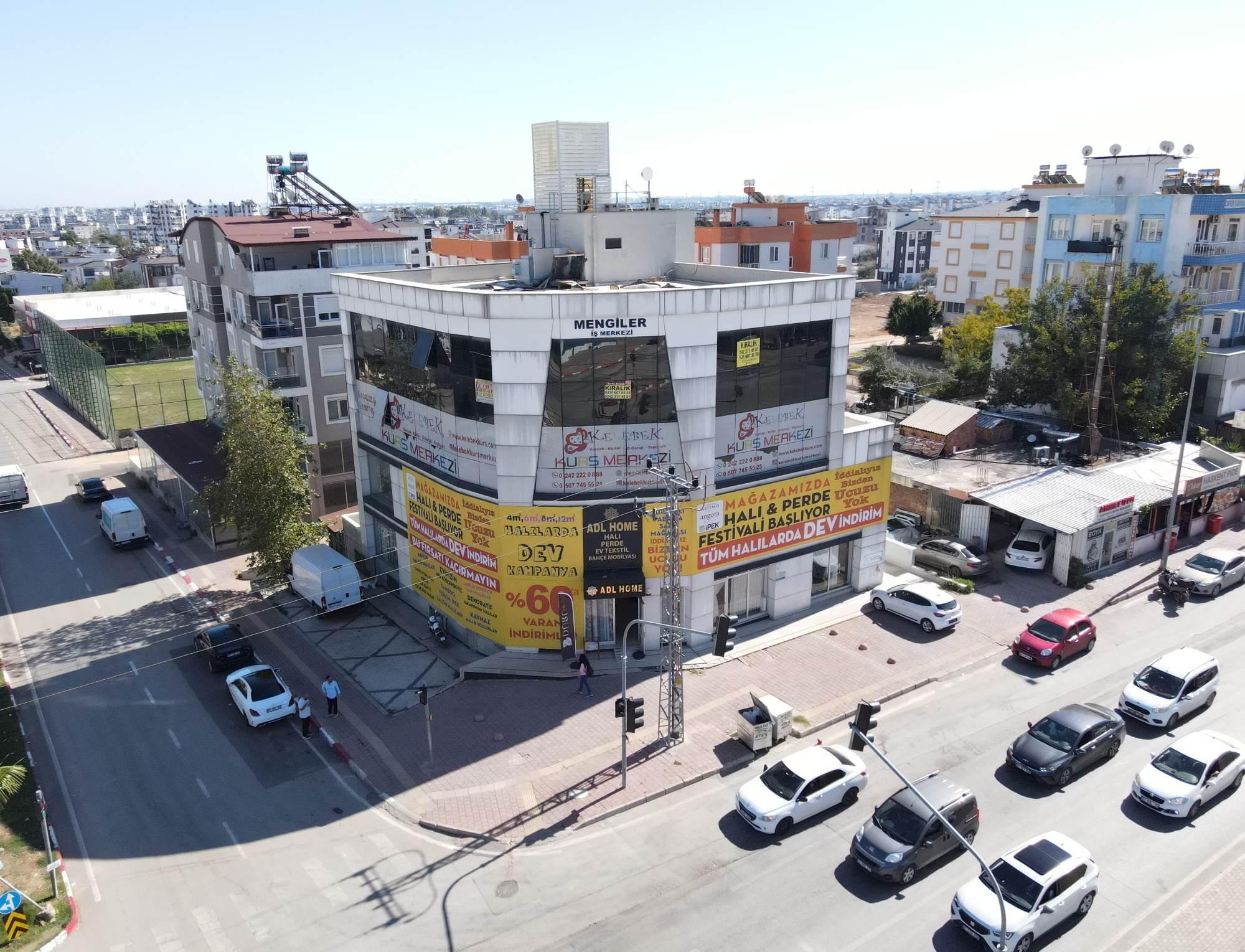 Antalya Ayanoğlu Mahallesi’nde Satılık 3 Katlı Plaza