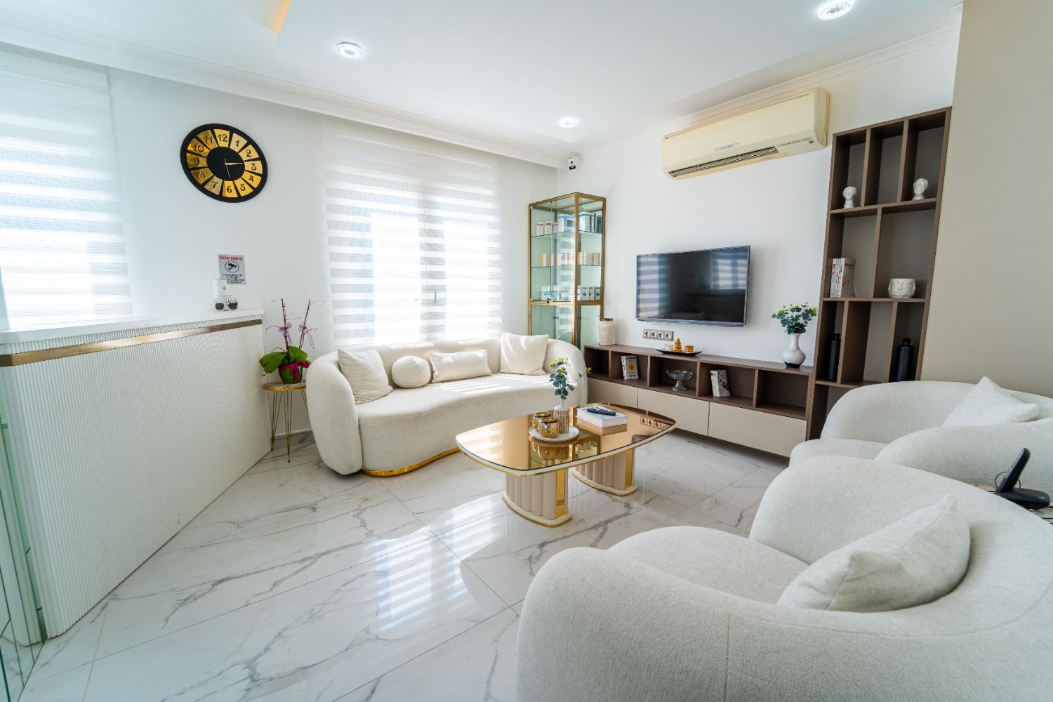 Konyaaltı Altınkum’da Devren Kiralık Hazır Güzellik Merkezi - Resim 3