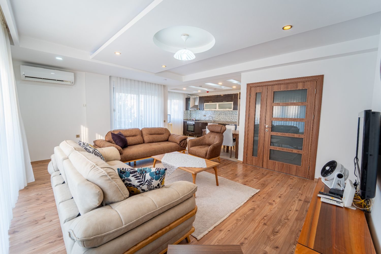 Antalya Konyaaltı Arapsuyu Sahile Yakın Full Eşyalı 2+1 Kiralık Daire