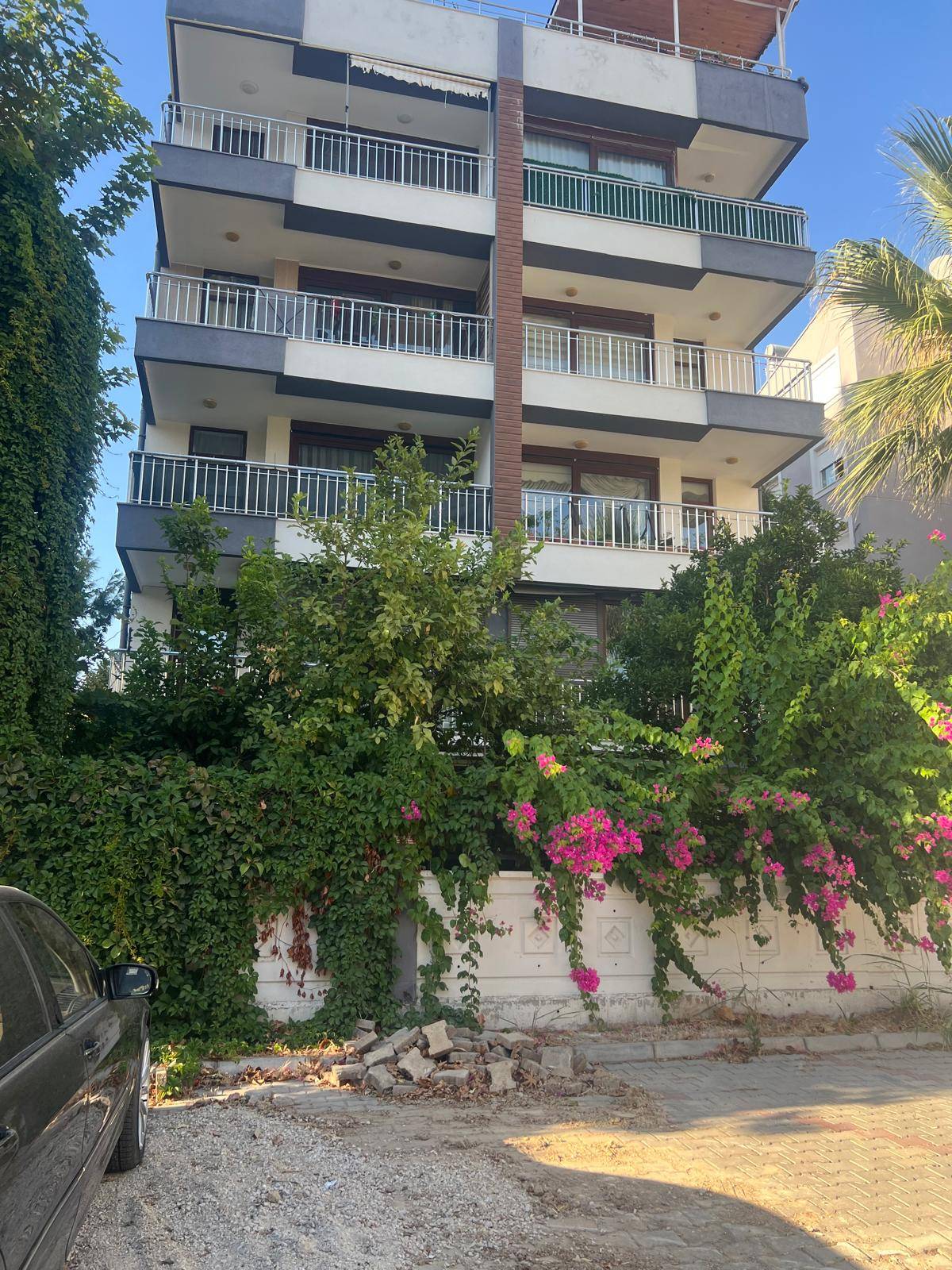 Konyaaltı Liman’da 250 m² 4+1 Bahçe Dubleks Kiralık | Havuz Manzaralı